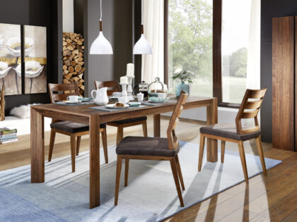 Essgruppe MARIE in Nußbaum massiv