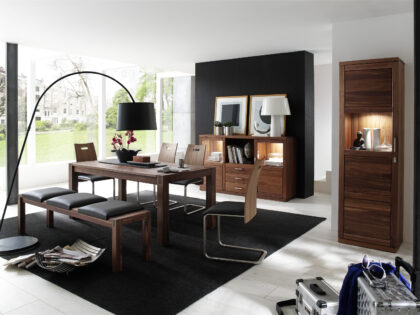 Wohnmöbel BIANCA in Nußbaum massiv