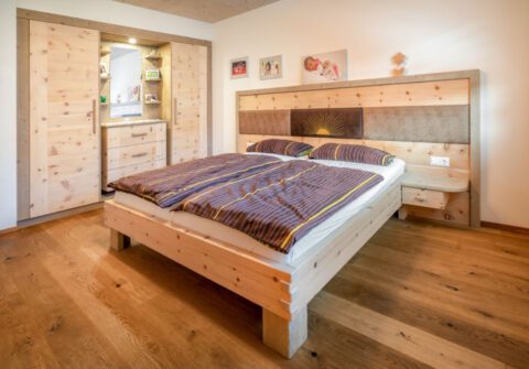 Schlafzimmer Nockberge mit Einbauschrank